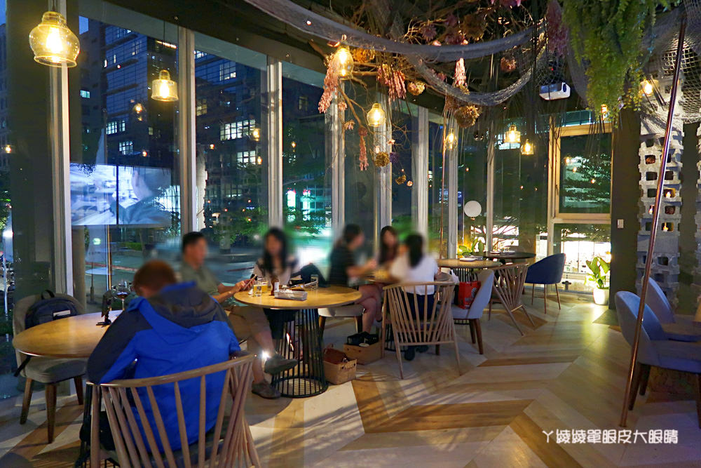 台北內湖捷運美食餐廳推薦，Lazy Point氣氛超好的餐酒館！來一碗孟婆湯