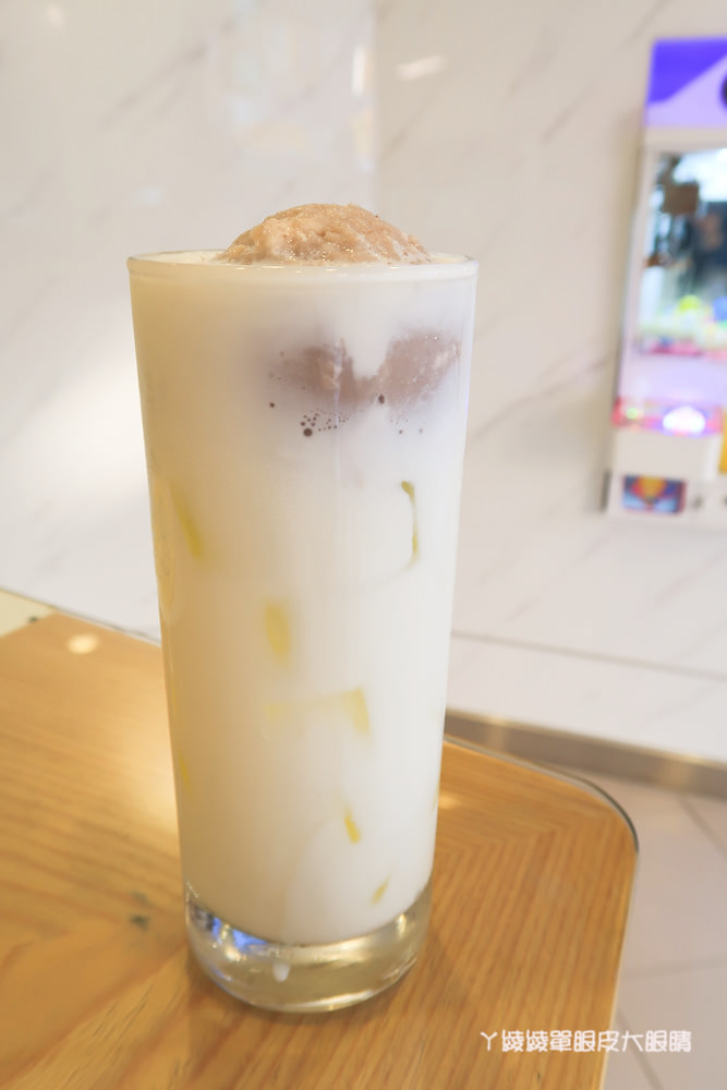 新竹飲料店！茶屋推出烏龍熊貓奶，喝飲料還可以免費夾娃娃