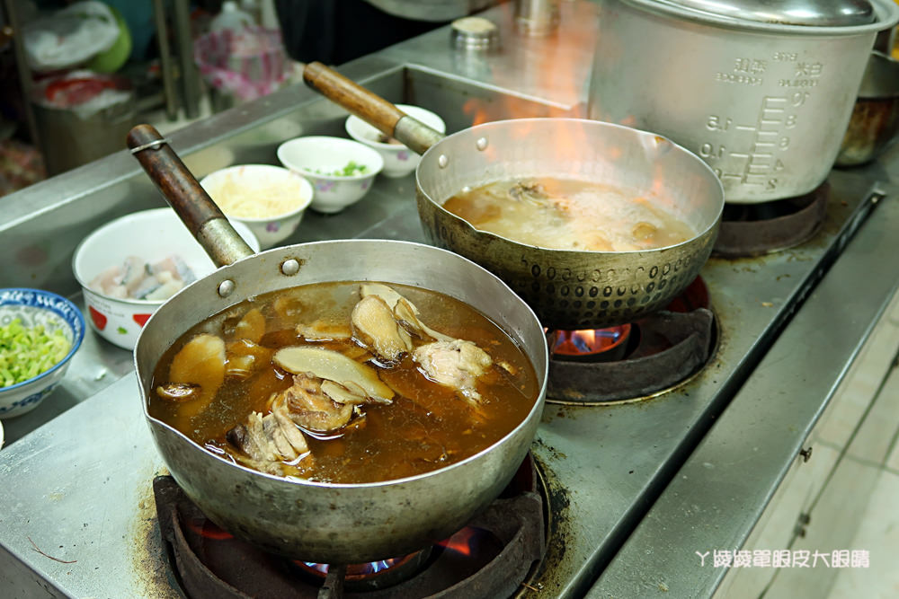 新竹鮮魚湯推薦！中山路上無名小吃店，滷肉飯、炒飯炒麵、海鮮麵、蛤仔湯等（已歇業）