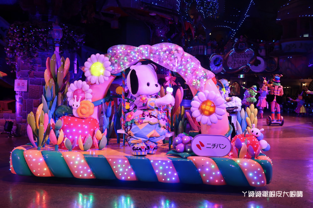 日本東京三麗鷗彩虹樂園！浪漫藍色飄雪光雕秀及卡通人物大遊行，陪你一起歡樂過聖誕節