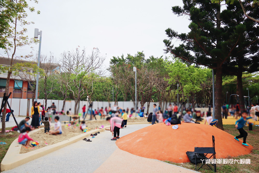 新竹免費親子旅遊景點推薦！新竹公園大沙坑，北台灣最長特色沙坑在新竹孔廟、新竹動物園旁