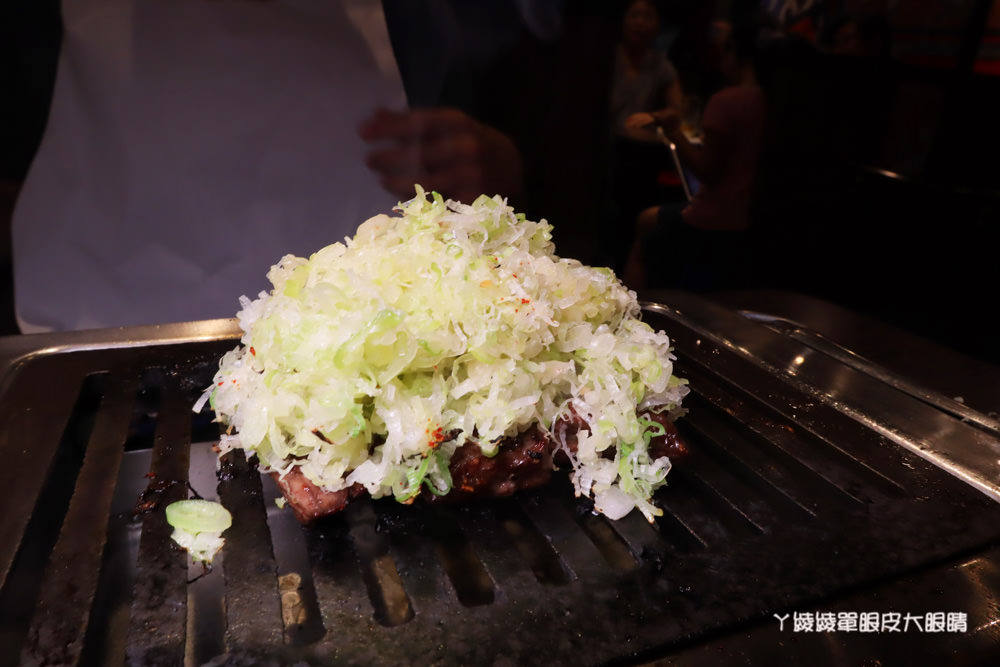 新竹燒肉推薦大阪燒肉燒魂Yakikon，新竹火車站附近美食餐廳！氣氛超嗨的燒烤店，每月一日無限暢飲