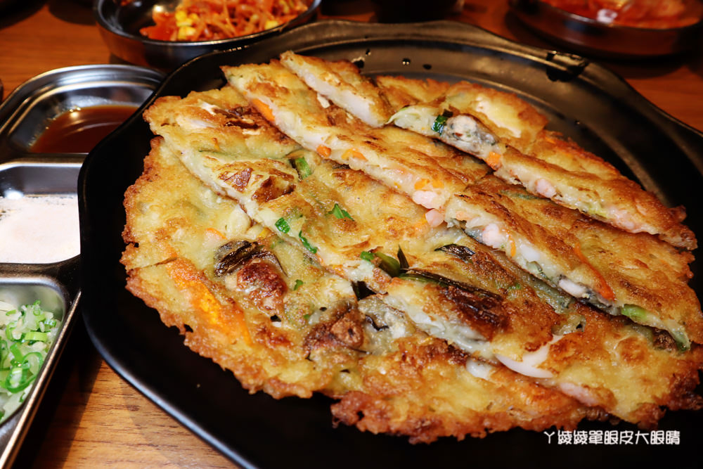 新竹韓式燒肉推薦娘子韓食！專人代烤又有氣氛，當日壽星免費贈送超浮誇燒肉蛋糕