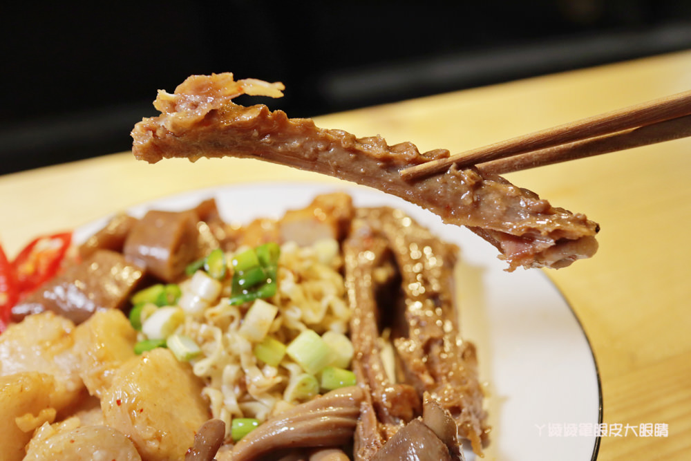 新竹滷味推薦秘醬滷味！來自上海的冷滷味，獨門滷汁香氣逼人！必吃巨大旗津黑輪片跟炸蛋