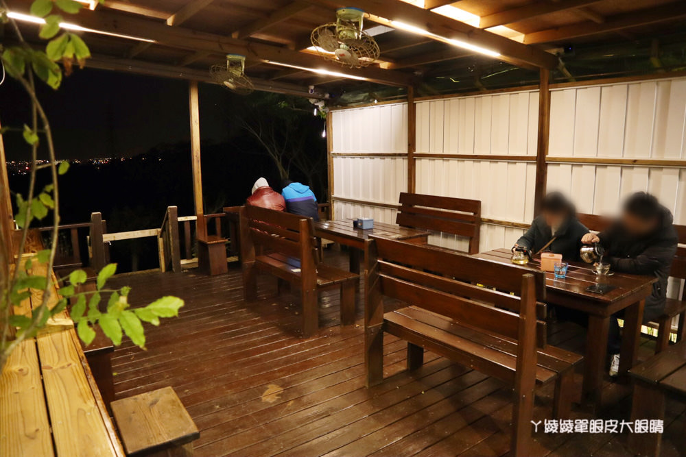 新竹湖口看夜景推薦Summer cafe！適合情侶約會的景觀咖啡廳，浪漫夜景可愛喵星人出沒