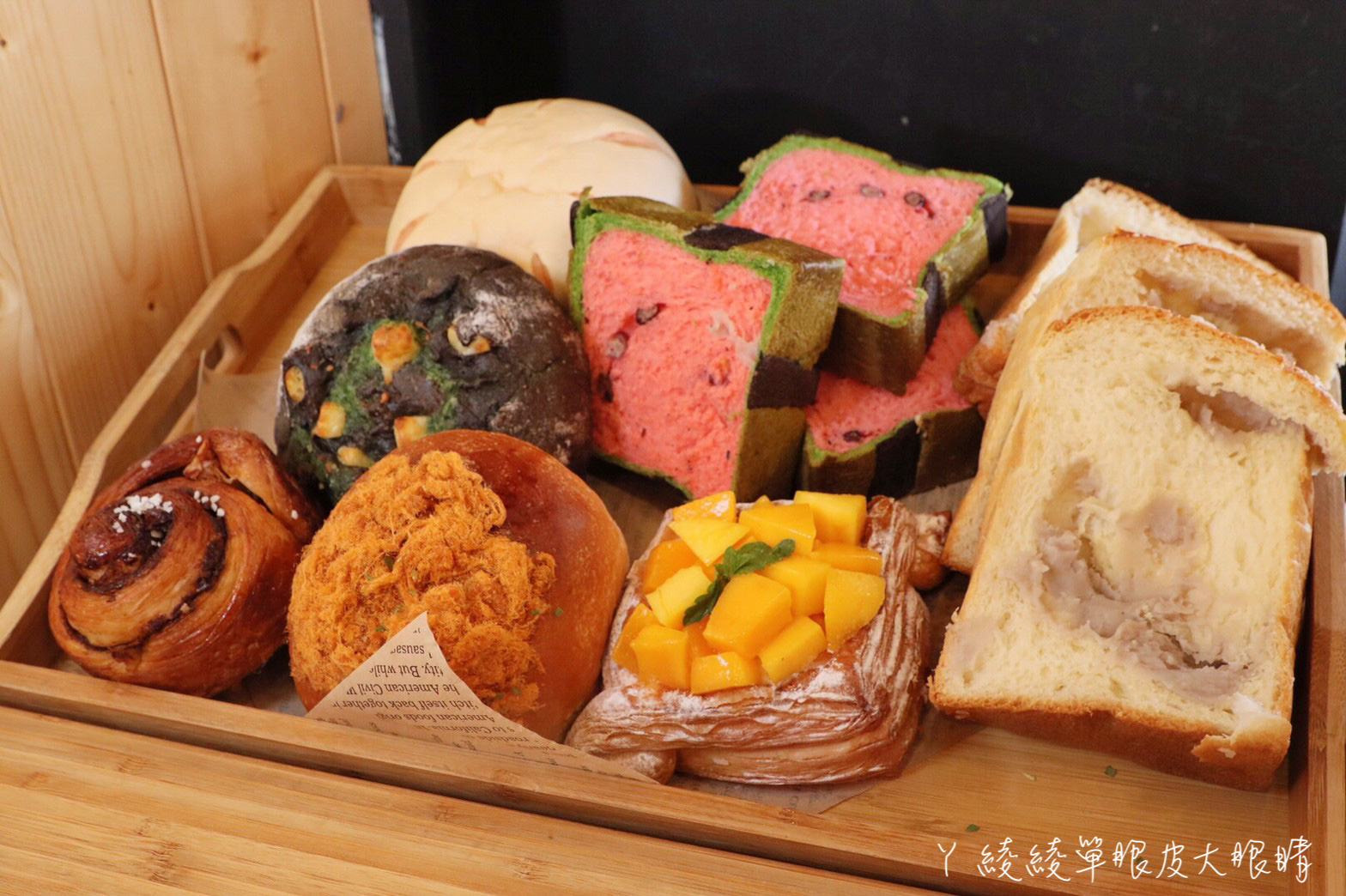 西瓜吐司超吸睛！新竹麵包烘焙坊推出CP值爆高的甜點蛋糕，中秋節月餅禮盒限量販售