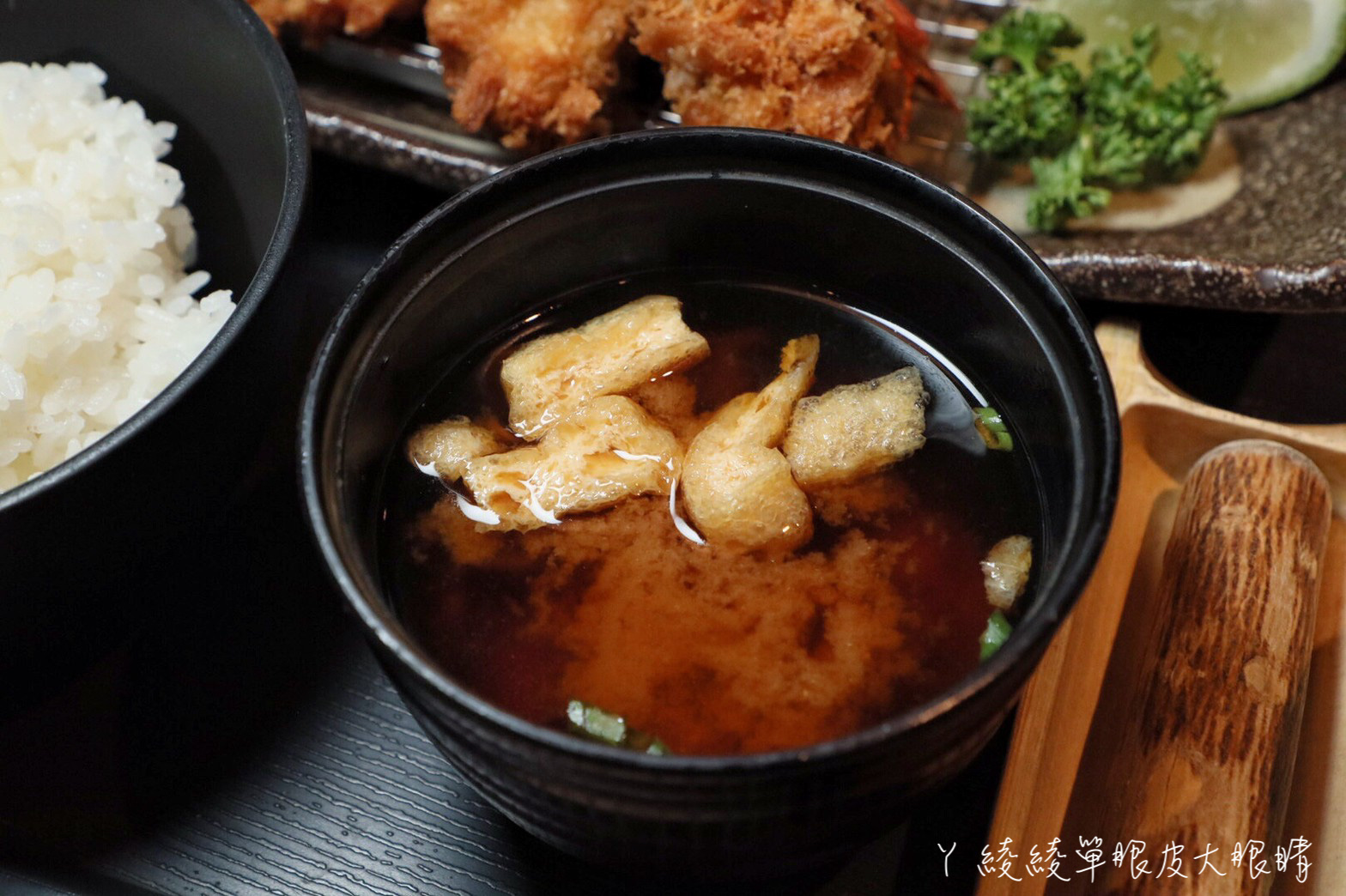 新竹火車站附近美食！主打厚實的日式炸豬排定食，必吃期間限定肥美多汁的廣島牡蠣