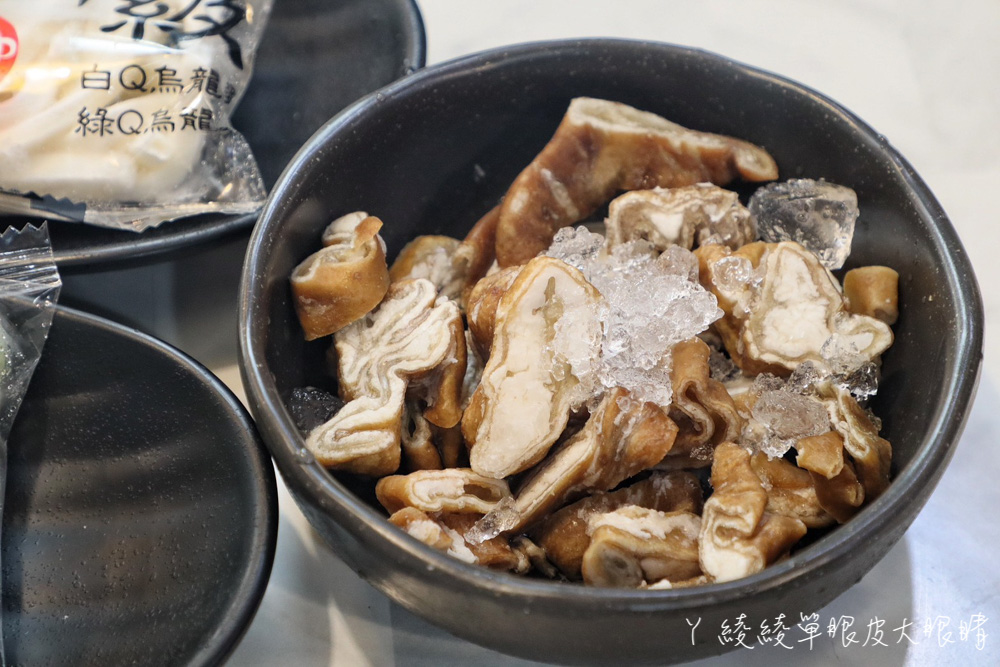新竹小火鍋推薦五鮮級鍋物專賣！浮誇17盎司大肉盤吃到爽，白飯飲料無限享用