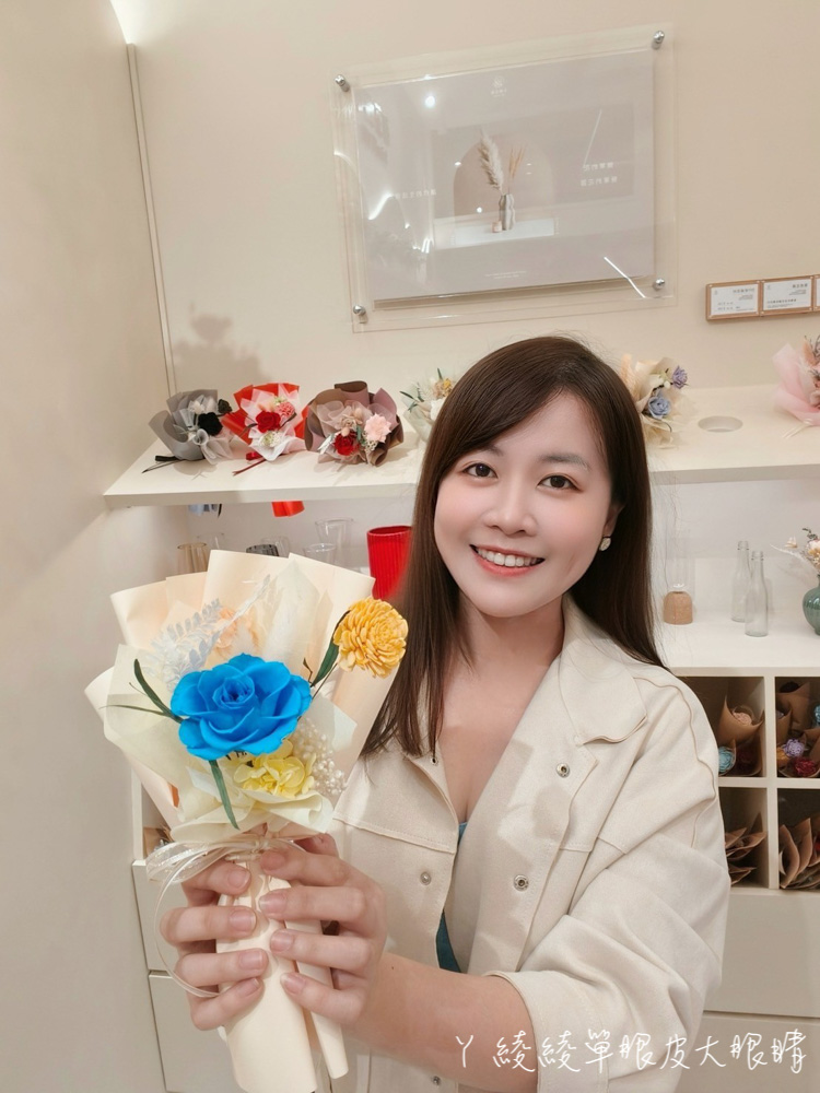 巨城附近新竹乾燥花店推薦小薇花藝｜永生花束、乾燥花束、開幕盆栽、喬遷賀禮，情人節求婚告白驚喜花禮