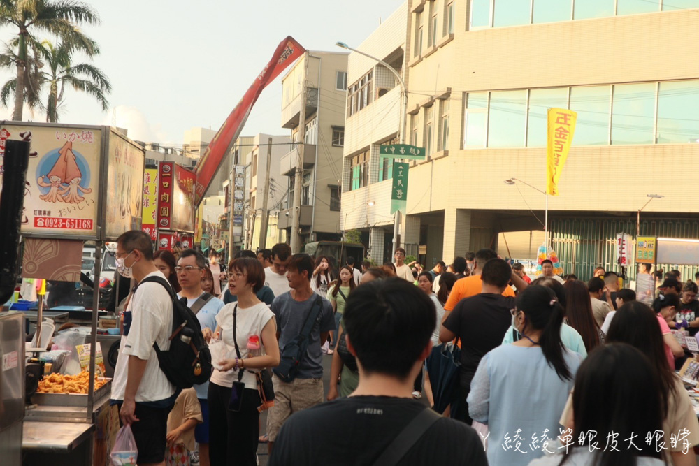 全台最早營業的夜市！一週只開一天！超過500多攤的星期日夜市美食就在苗栗後龍夜市