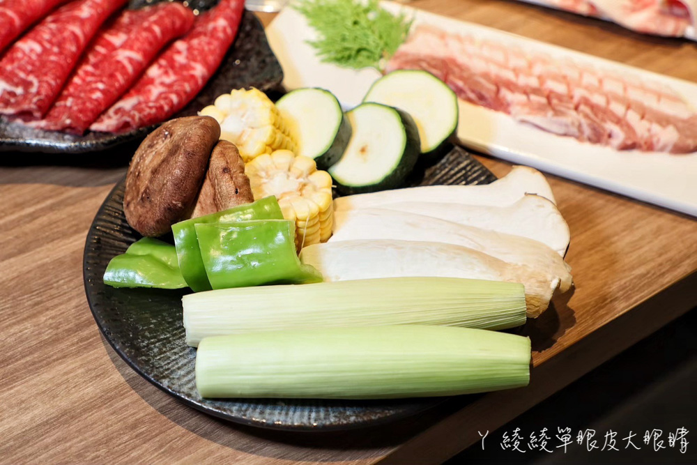 新竹精緻燒肉吃到飽推薦！揪好客燒肉新竹店強勢回歸，九宮格調料盤吃法超吸睛，燒肉控必收藏！