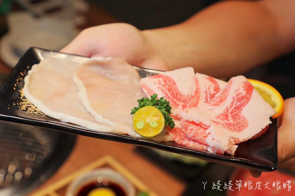 新竹精緻燒肉吃到飽推薦！揪好客燒肉新竹店強勢回歸，九宮格調料盤吃法超吸睛，燒肉控必收藏！