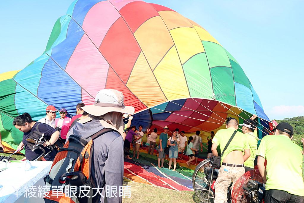 新竹香山青青草原》熱氣球嘉年華升空體驗！北部最長夢幻彩虹溜滑梯