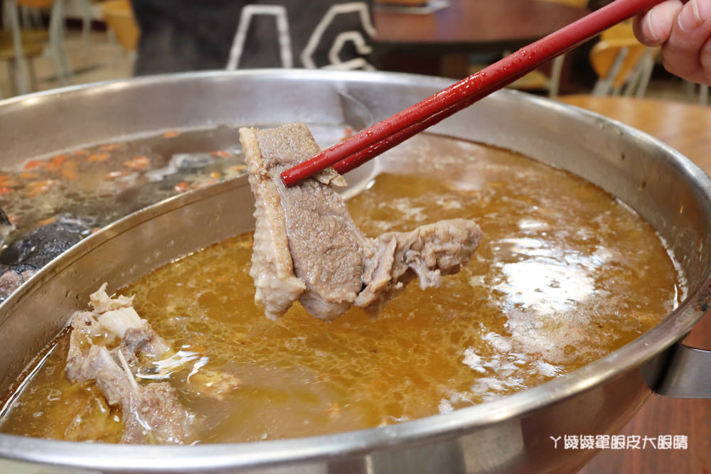 新竹薑母鴨｜帝王食補湳雅店，立冬必吃火鍋推薦松露雞加黃金麵線、金瓜泡芙球