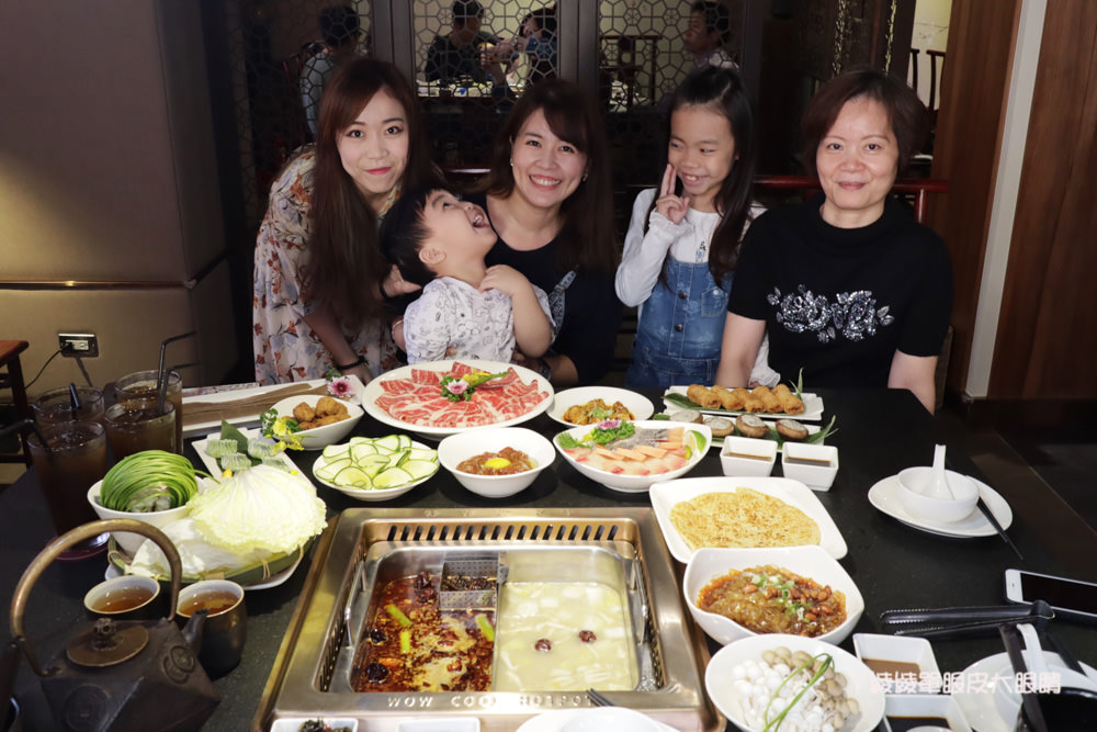 台中火鍋推薦瓦庫麻辣鍋！台中火車站附近新開幕四川重慶麻辣火鍋，一秒穿越古代時空