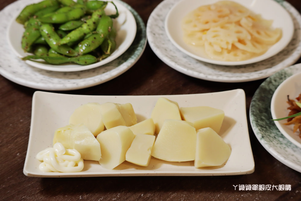 苗栗美食小吃推薦阿亮伯水餃！聯合大學附近必吃美食，飽滿爆汁的好吃水餃、CP值爆高的雞湯燉品