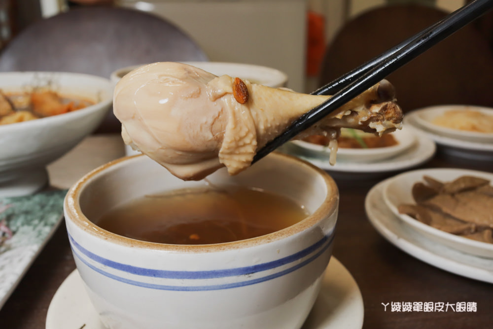 苗栗美食小吃推薦阿亮伯水餃！聯合大學附近必吃美食，飽滿爆汁的好吃水餃、CP值爆高的雞湯燉品